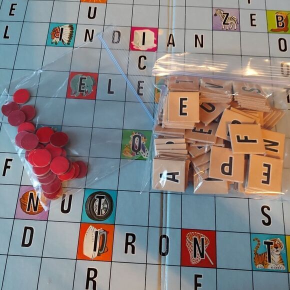Vintage 1975 SCRABBLE Crossword Game for Juniors, - Picture 3 of 7